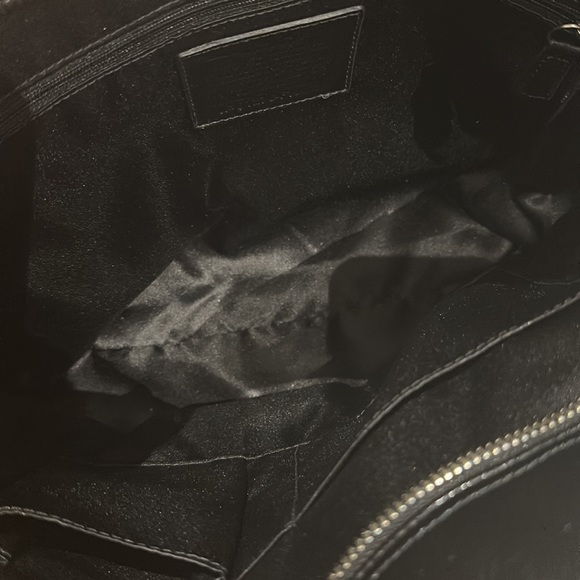 Gorgeous barely used patent leather coach bag - Picture 8 of 10